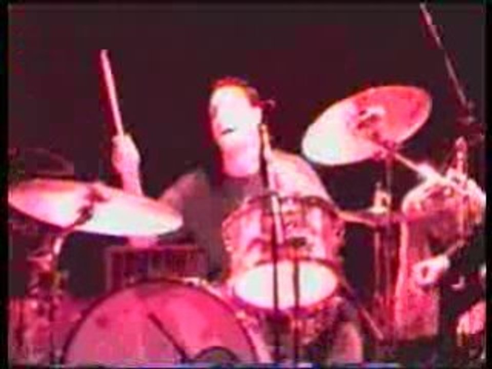 10 QOTSA - I Think I Lost My Headache Live 2001 LA