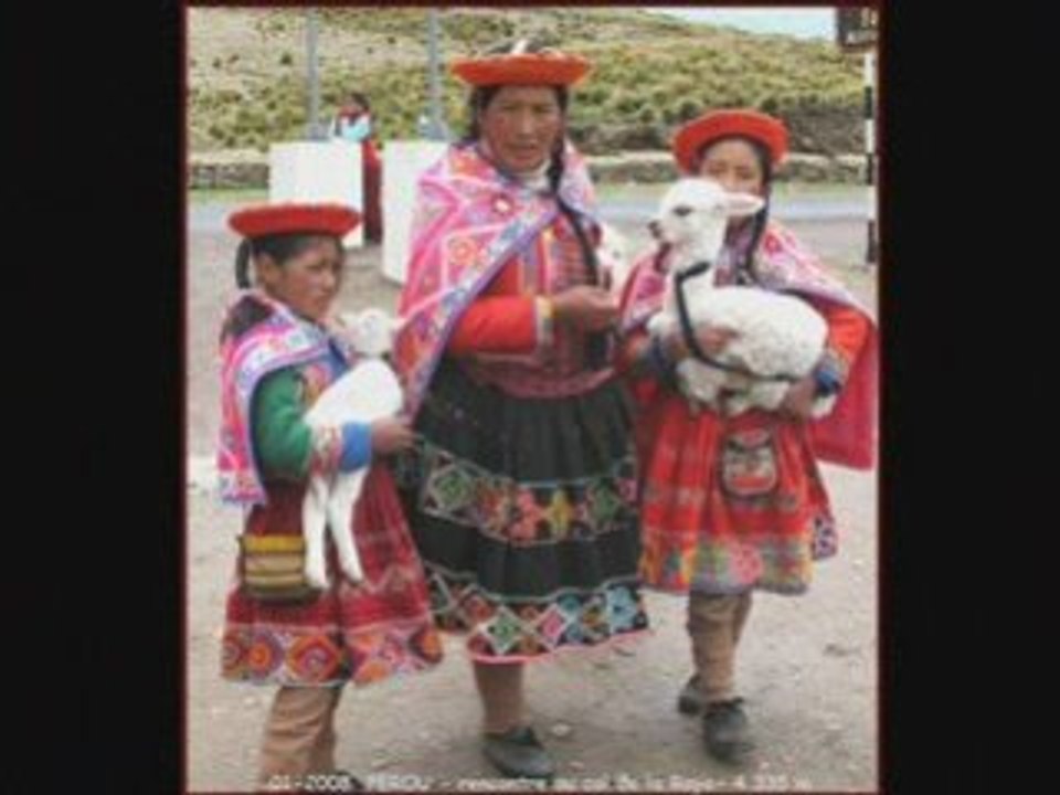 PEROU  Cuzco -  Vallée sacrée des Incas - Pisac - Salinas