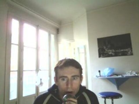 Wiwi égratigne Shine