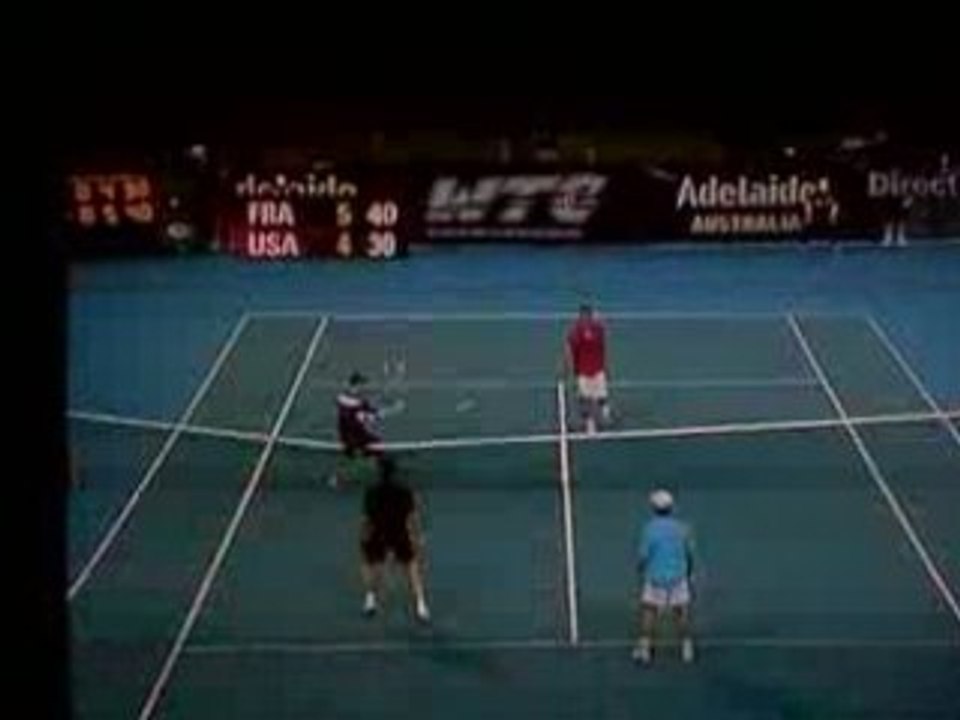 Adelaïde 2009 - Bel échange Leconte Santoro VS Courier Dent