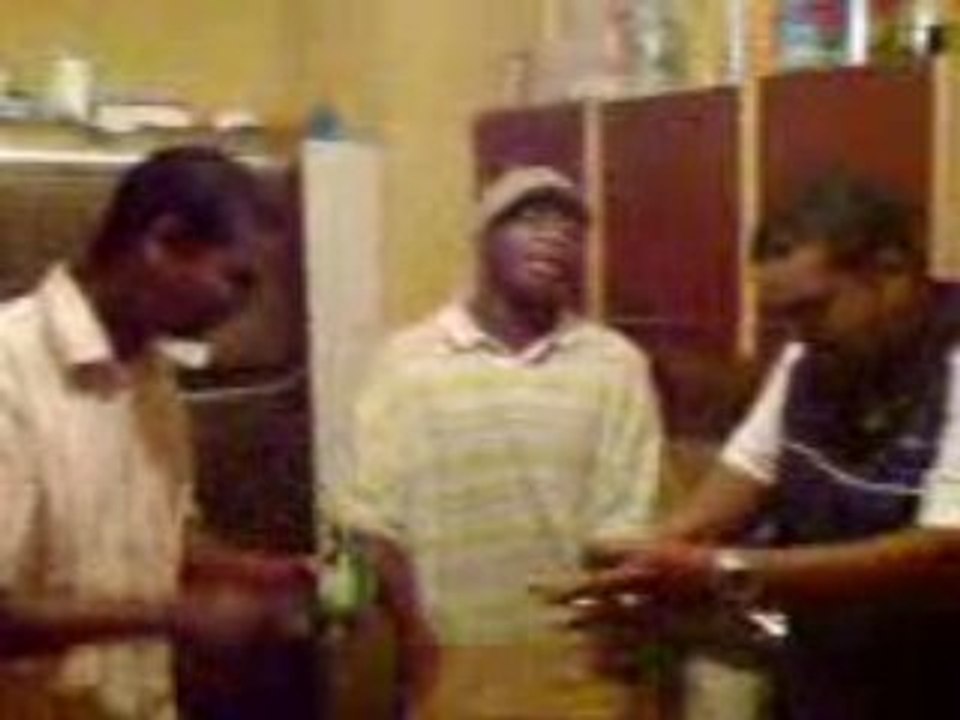 974 ti l anbiance la kaz mn poto JACK avec david et moin...