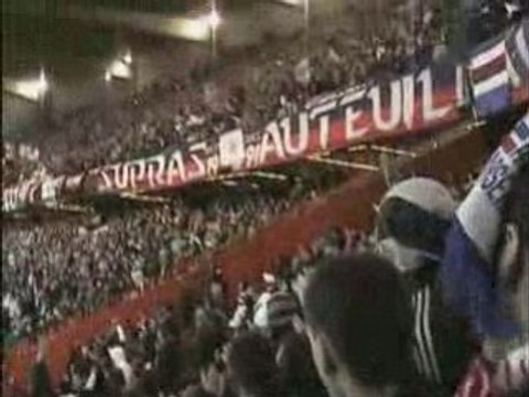 PSG-SOCHAUX MAGNIFIKE ECHANGE AUTEUIL ET LA TRIBUNE G