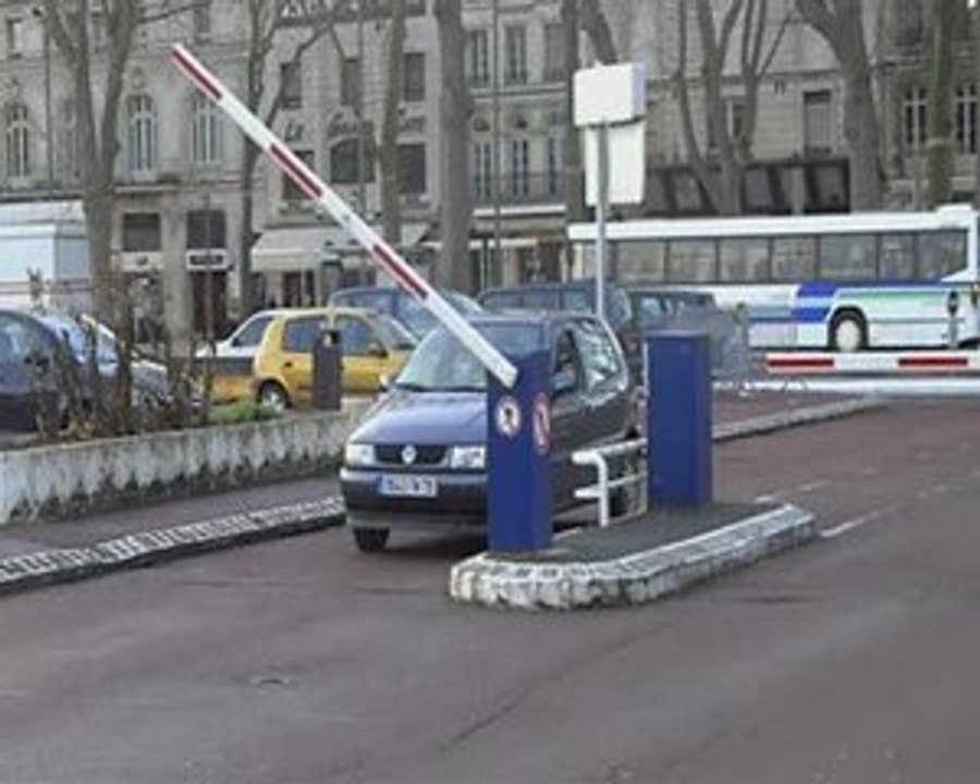 Conseil Municipal Niort - Place de la Brèche