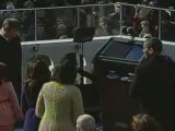 Sasha Obama gives Dad thumbs up