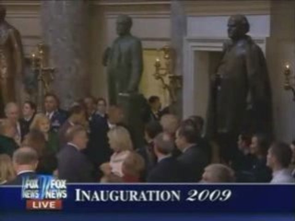 Obama, prière avant l'ouverture du bal.