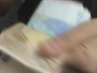 Cosa ti piace toccare? I soldi