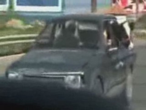 Régis transporte sa vache ! pas cher !