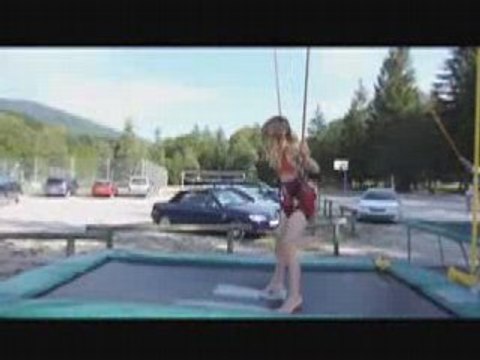 Trampoline et élastique