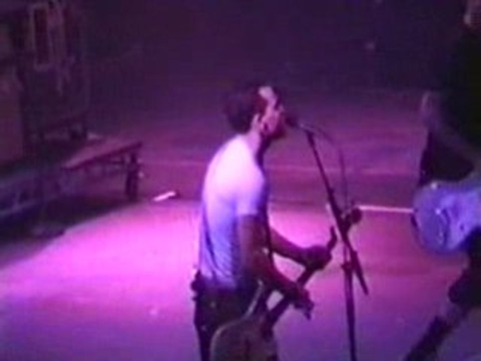 02 Blink-182 - Don't Leave Me (live Chicago 1999)