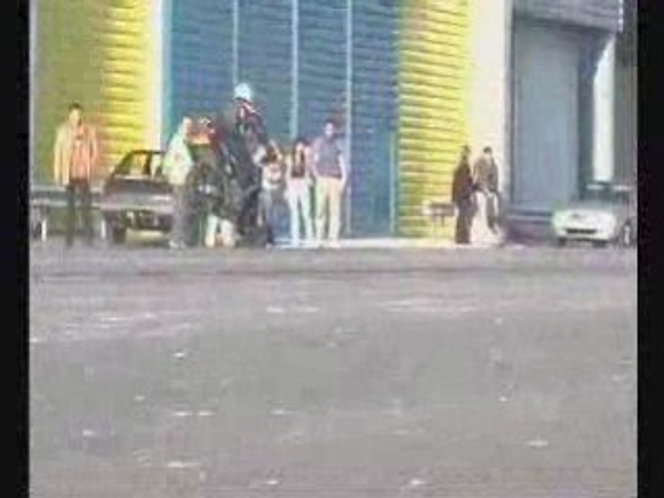 Video 3 stunt moto bike cascade crash velo delire 2min45s