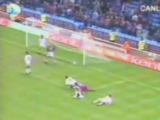 Kahramanlar Neden Bordo - Mavi Giyer ?