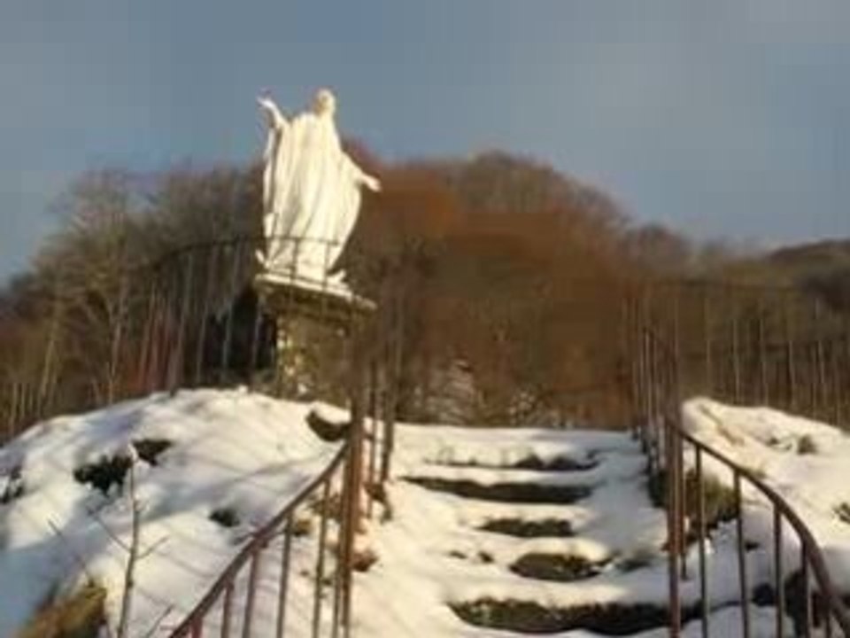 St Paul de Salers : vierge rocher