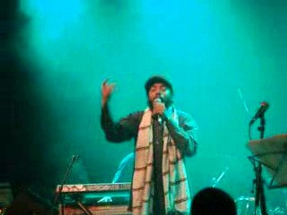 Straika d live "happy birthday féfé typical" à Paris