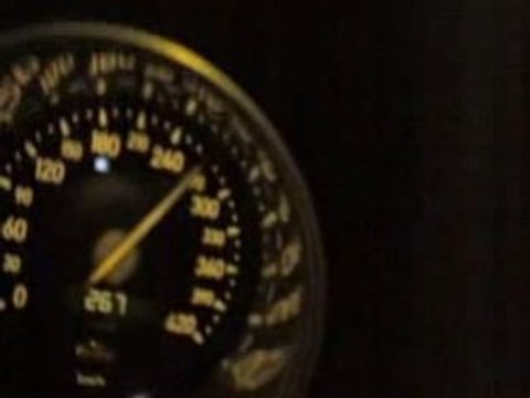 Bugatti Veyron in Dubai speed from 60 to 300 (km/h bien sur)