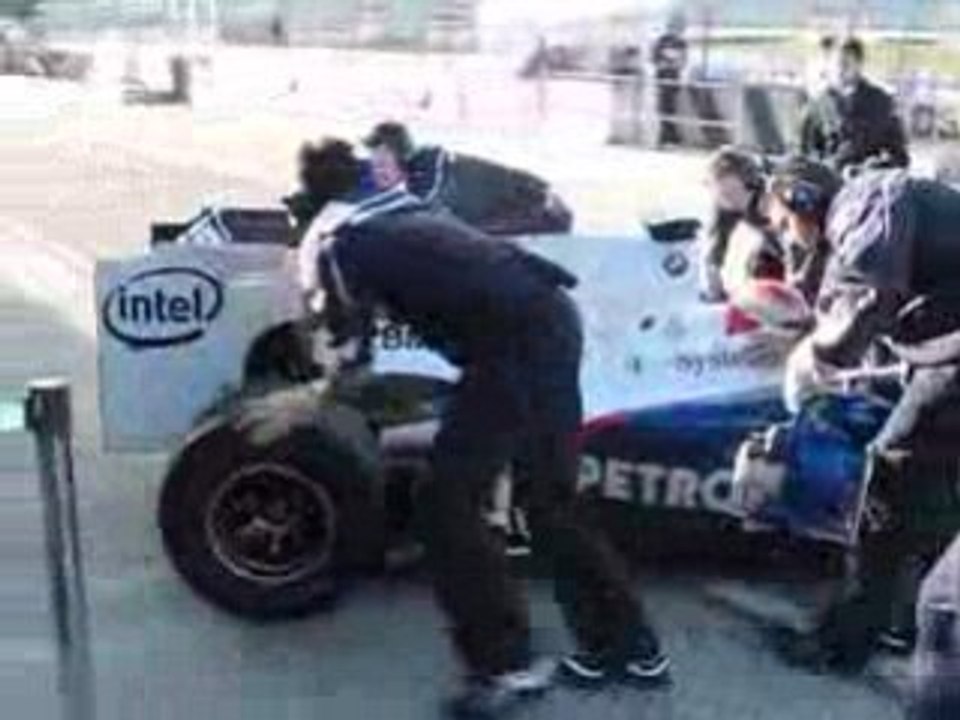 F1.09 in pitlane - Valencia