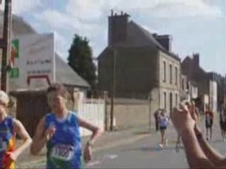 Foulées de l'espoir à fougères  avec Mario et son petit vélo
