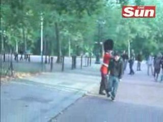 Guardia della regina si ribella