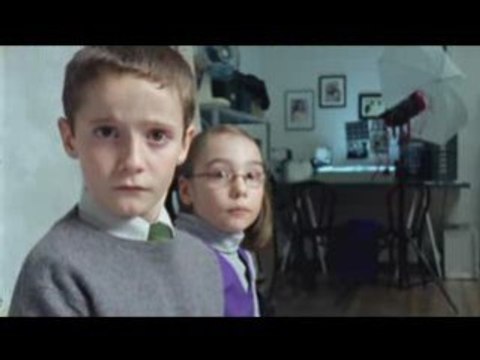 Cadbury's - Eyebrow dance