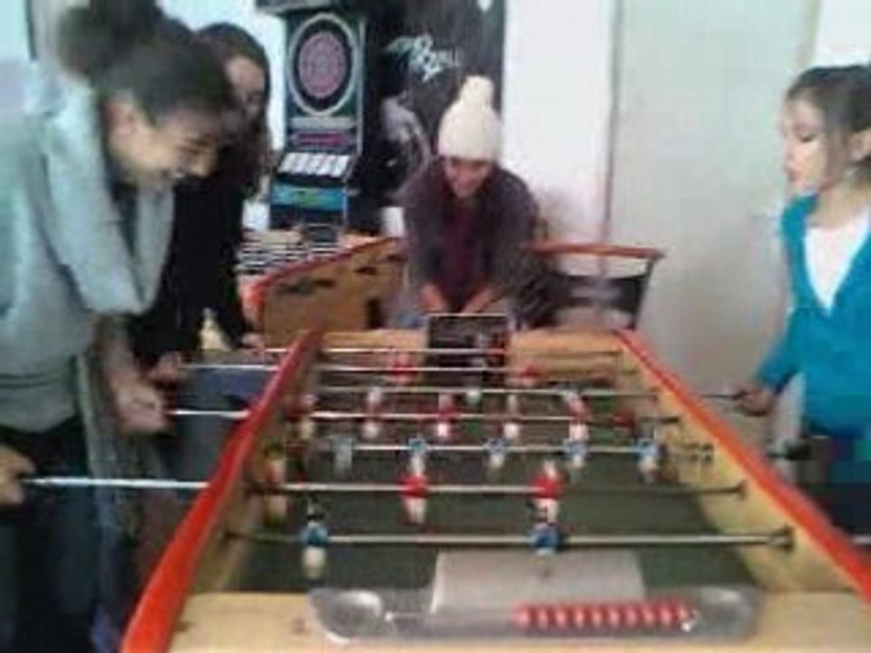 Elles s'excitent sur le baby =0
