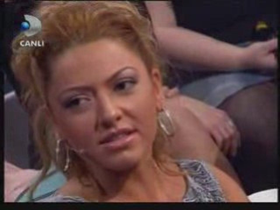 Hadise Beyaz Show Part 5