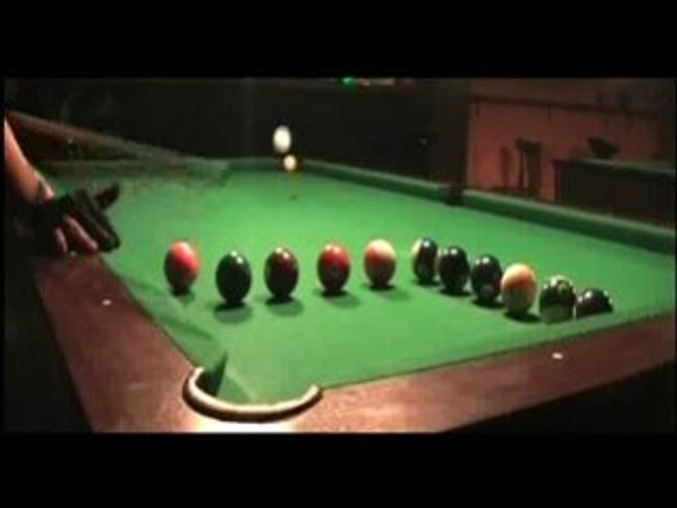 SUPER TRICKS POOL SUISSE THONEX (music Haut-anthik)©CHISPROD