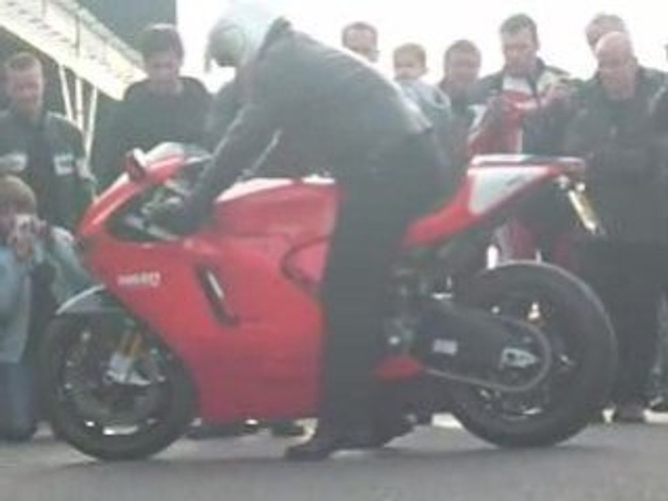 Départ de Ducati Lyon sur ma Ducati Desmosedici RR