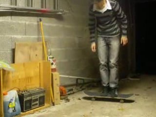 Skateboard heelflip vernoux