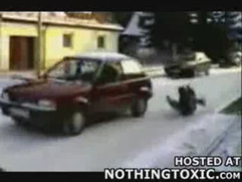 pousser une voiture sur la neige...mdr
