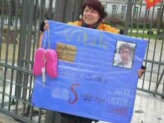Manifestation contre la loi dite "Bachelot" à Montargis
