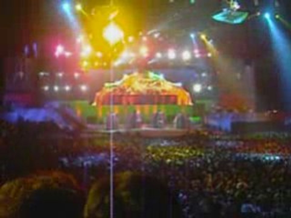 Les Enfoirés 2009 - On S'attache