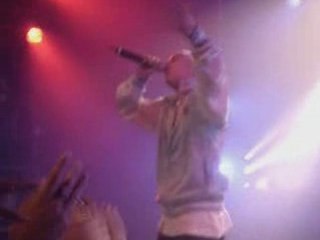 Keny Arkana - Clouée au sol (live)