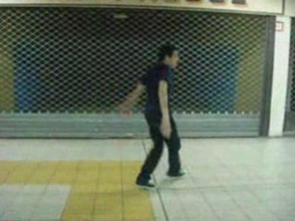 battle lil freezy et b-boy-one VS the baby slayer et c-17