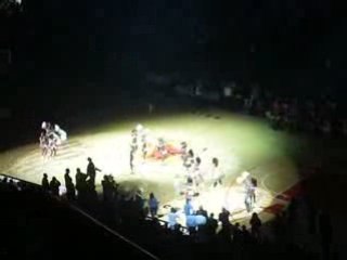 Bulls vs. Milwaukee - Pom pom girls