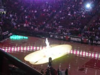 Bulls vs. Milwaukee - Acrobates