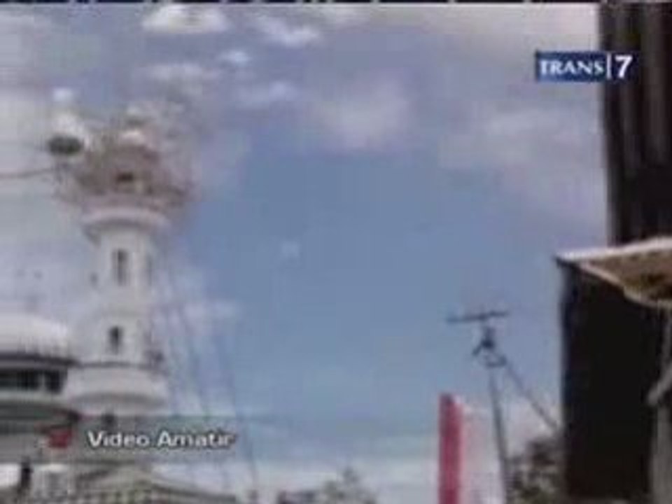 Miracle - Le minaret qui vole et se pose tout seul
