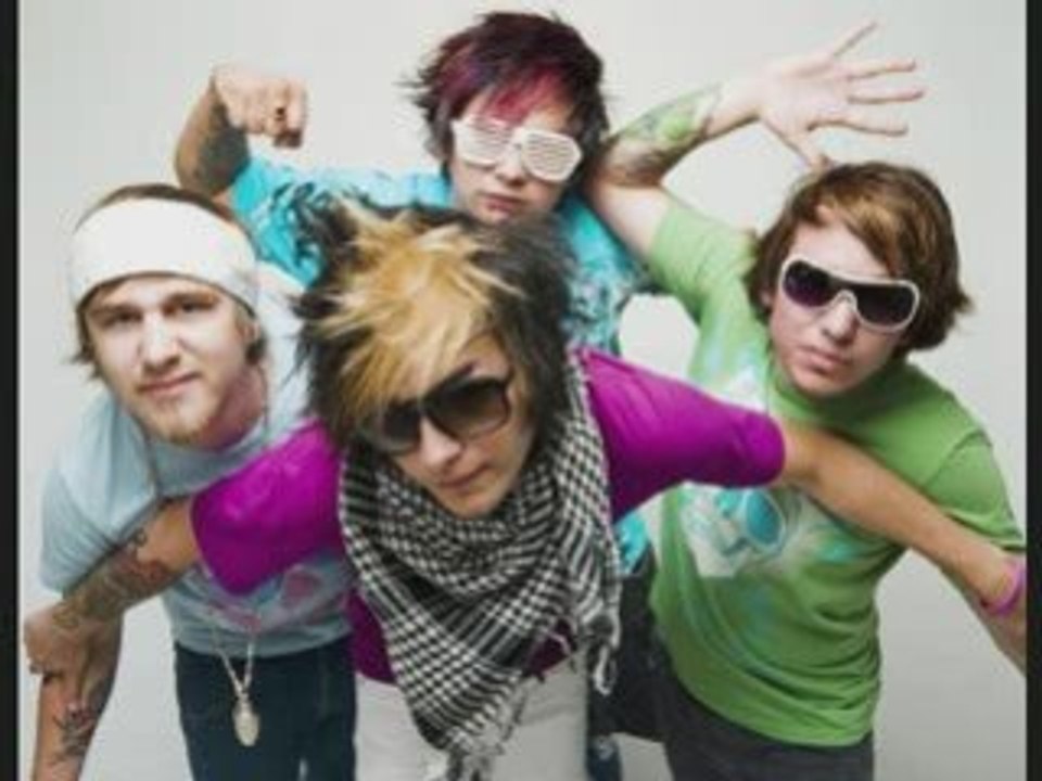 brokeNCYDE - Freaxxx and 2 drunk 2 drive