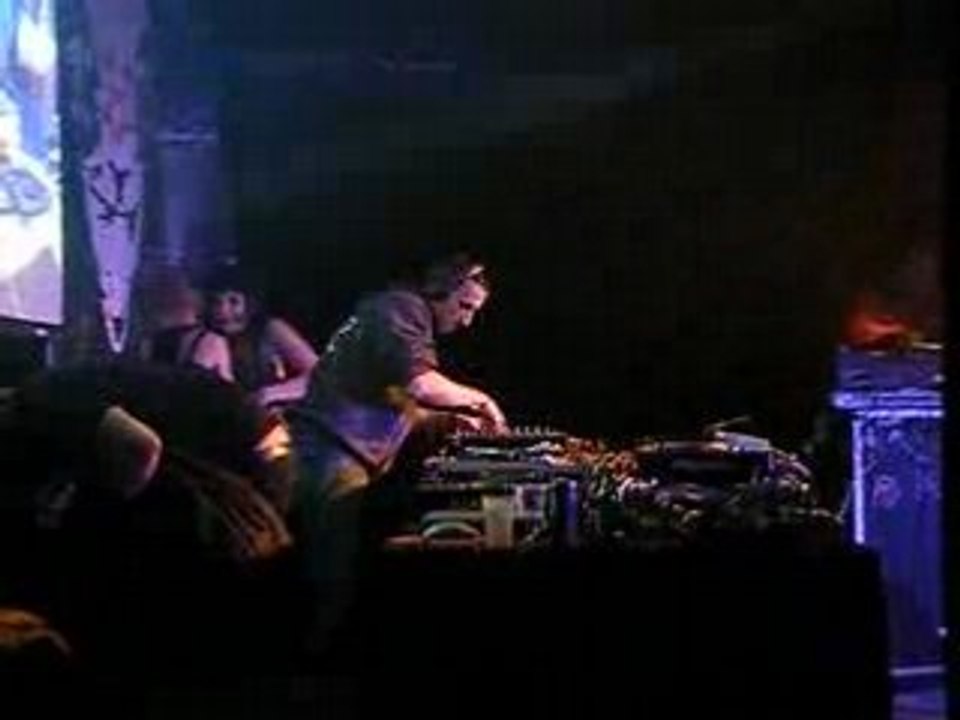 Psiko @ freakwaves tour in paris