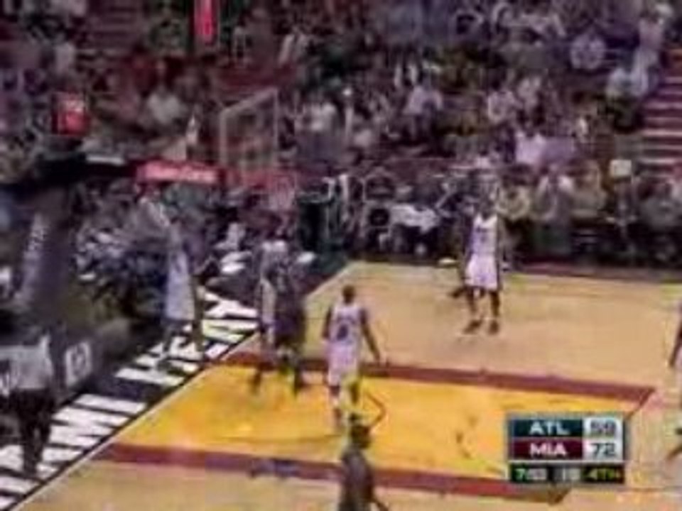 NBA Udonis Haslem super Block to Josh Smith