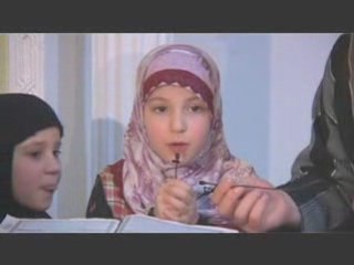 Un petite soeur convertie recite sourate al ghashiya