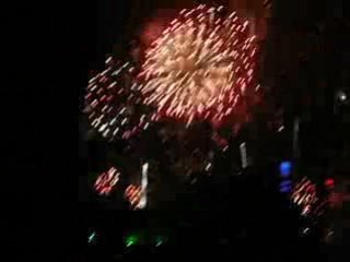 ツインタワー横でのニューイヤー花火