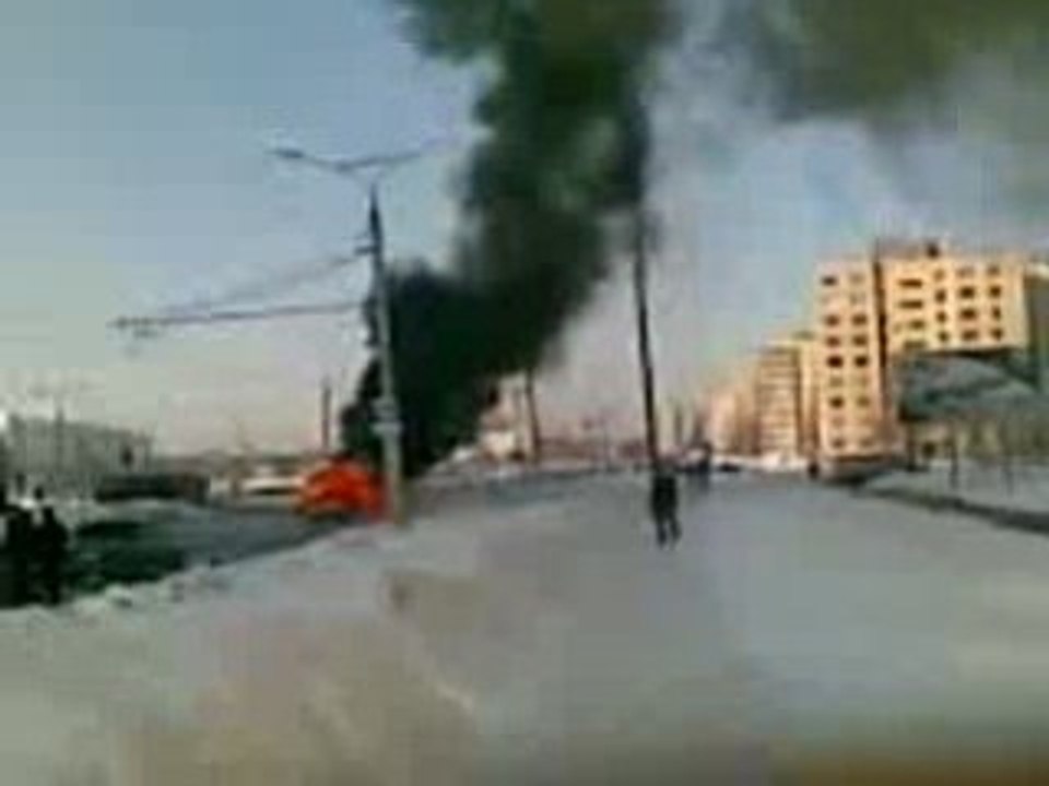 Взрыв маршрутки в г.Чебоксары. Прохожий даже не вздрогнул