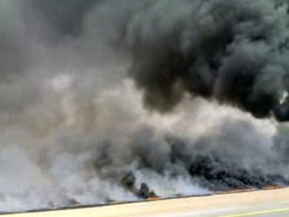 حادث احتراق ثلاث شاحنات وقود بالافلاج