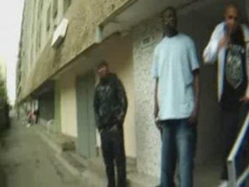 Nysay Feat. Issaka - On Fume On Traine