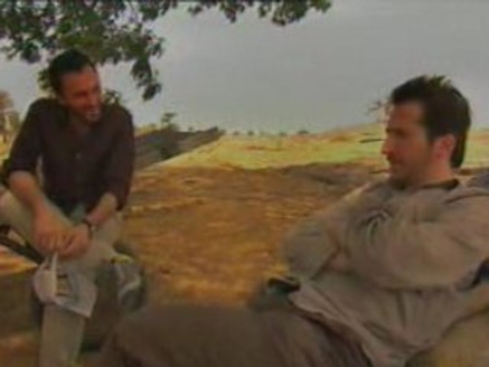 Edouard Baer chez les dogons 1