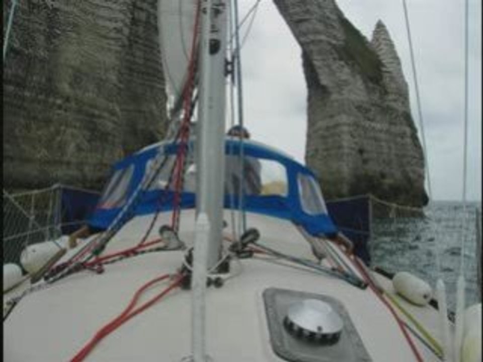 First 25 sous l'Arche d'Etretat