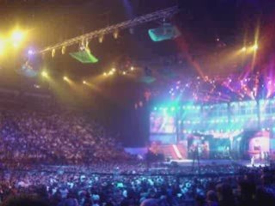 Les Enfoires font leur cinéma : Bercy chante Josephine