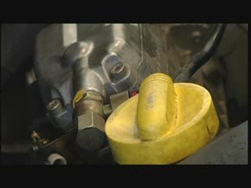 Un drôle de garage - Teaser