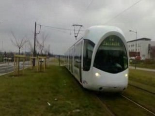 Croisement de Citadis 302 à Porte des Alpes (ligne T2)