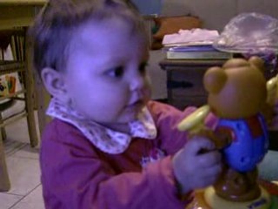 Ma biboune qui joue