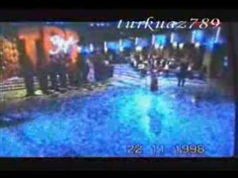 Demirciler demir döver tunç olur